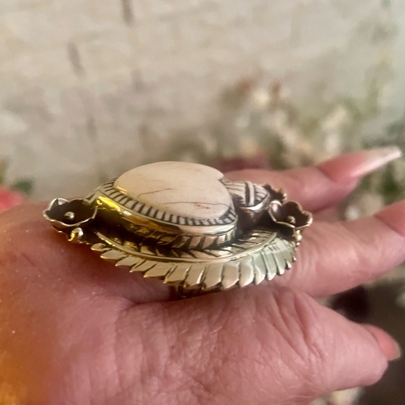 Adjustable statement artisan ring - Picture 2 of 8